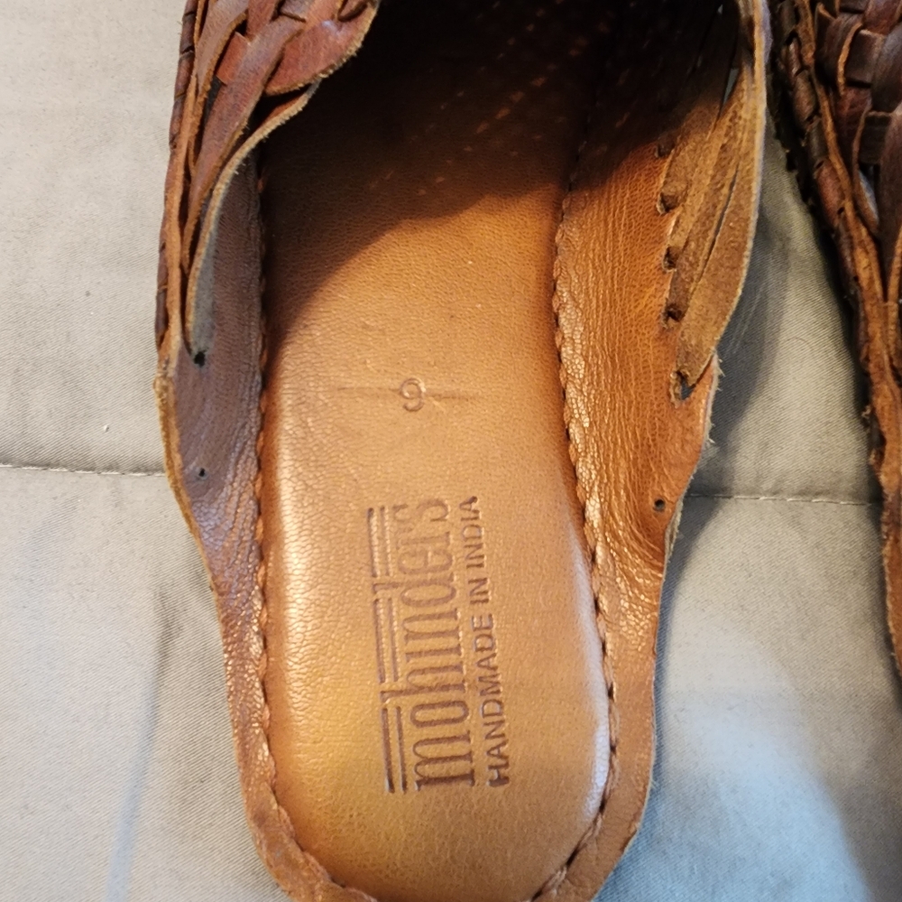 Women's inohinders Size 9 brown leather slides